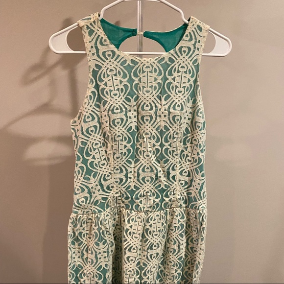 Blue and white dress - Picture 1 of 3